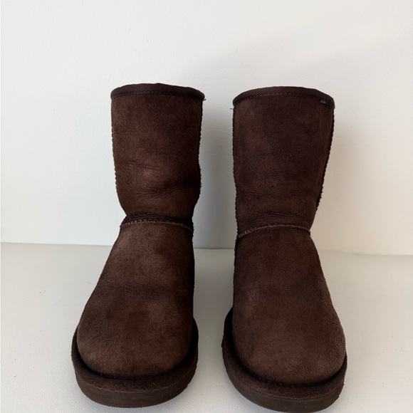UGG Classic Short Sheepskin Boots in Burnt Cedar - Picture 3 of 12